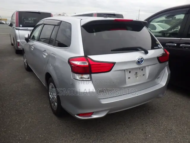 Toyota Corolla Fielder 2021 Silver