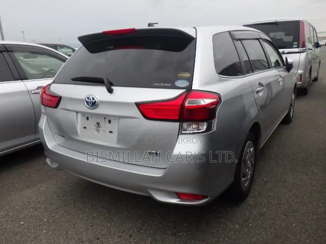 Toyota Corolla Fielder 2021 Silver
