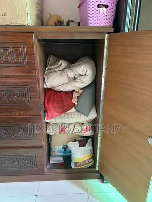 1 Wardrobe