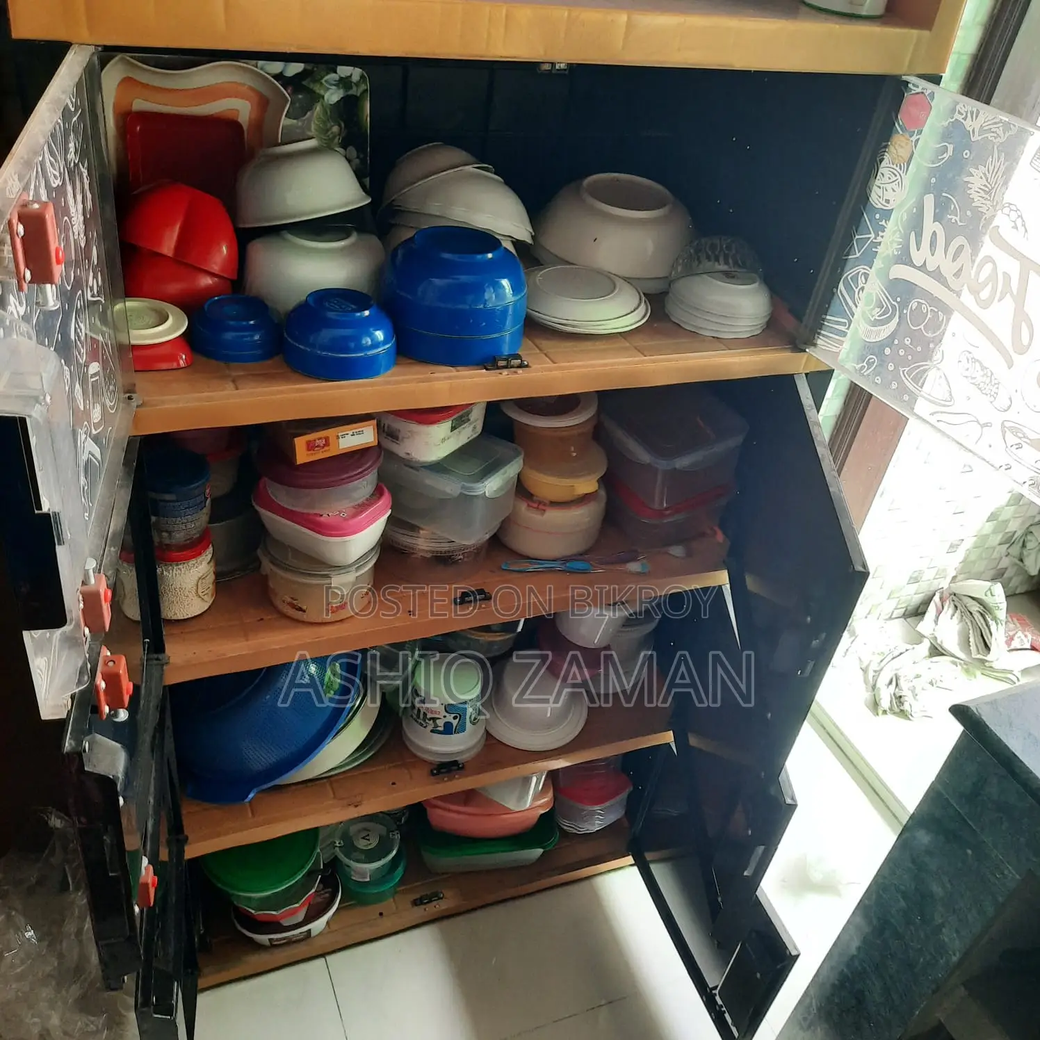 Bedroom & Kitchen