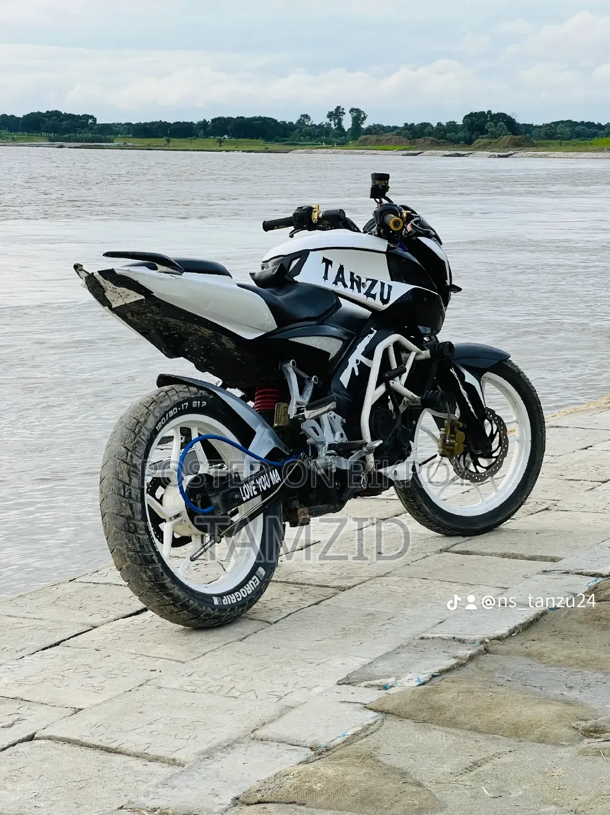 Bajaj Pulsar NS 160 2019 White