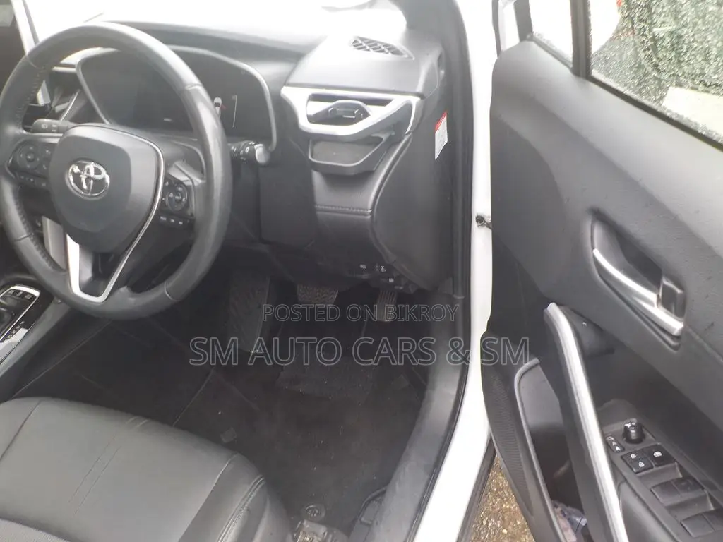 Toyota Corolla Cross 2024 Pearl