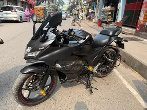 সুজুকি জিক্সার এসএফ ২০২৪ ব্ল্যাক