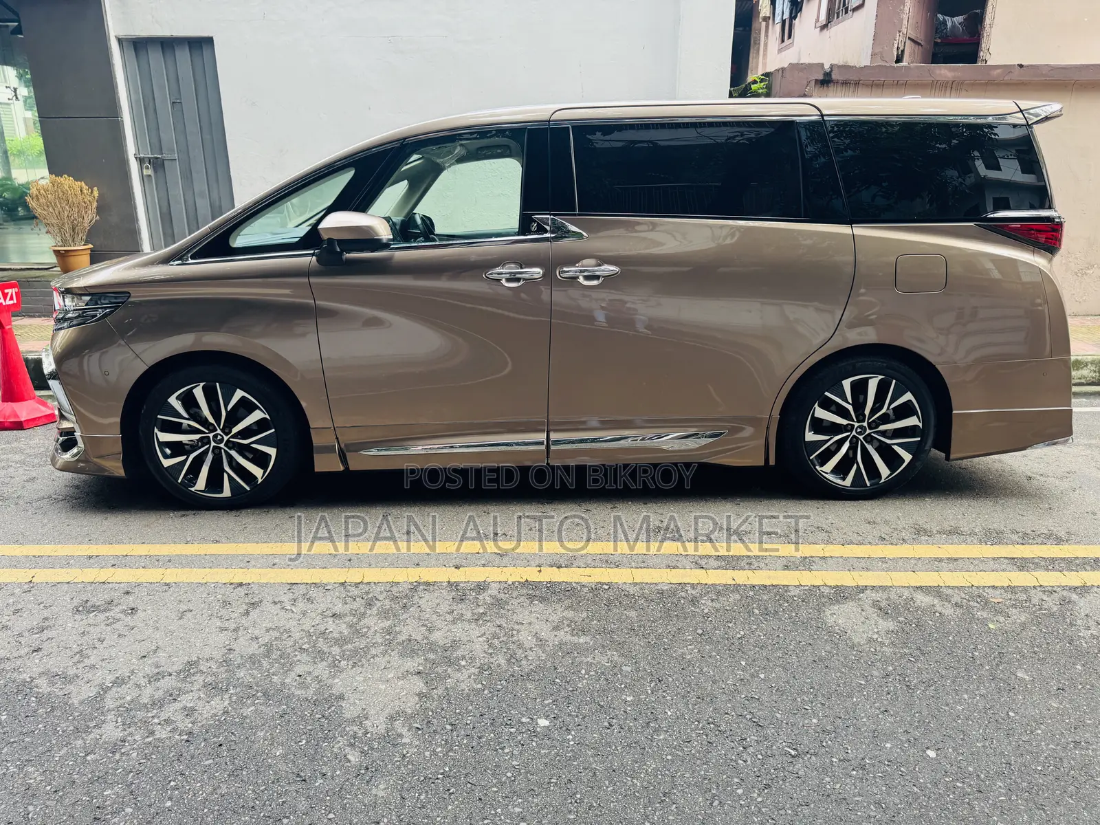 Toyota Alphard 2024 Brown