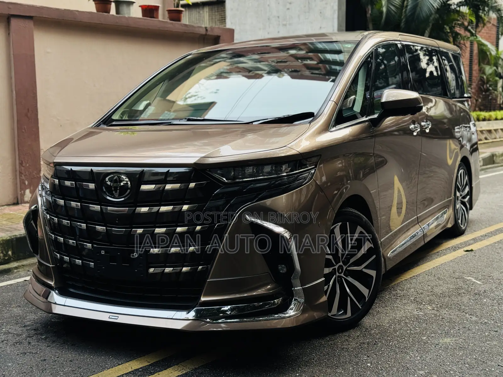 Toyota Alphard 2024 Brown
