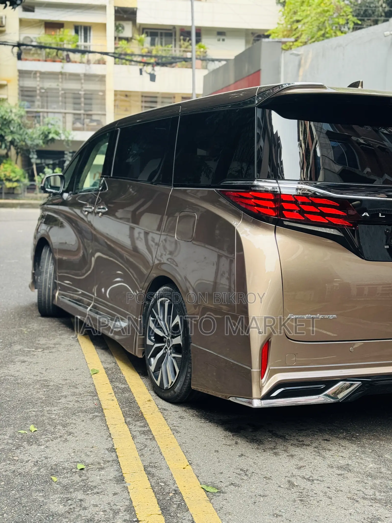 Toyota Alphard 2024 Brown