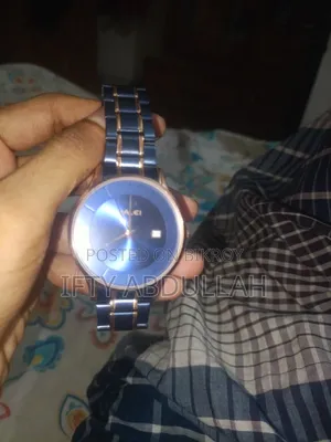 ঘড়ি বিক্রির জন্য