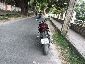 সুজুকি জিক্সার ২০১৭
