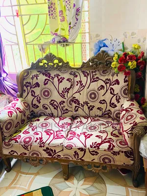 সুন্দর ডিজাইনের কাঠের সোফা ও টেবিল বিক্রি হবে