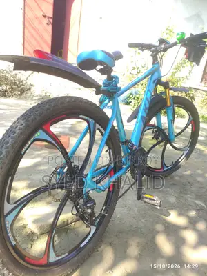 আকিজ সাইকেল মাত্র ১০ মাস ব্যবহার করা