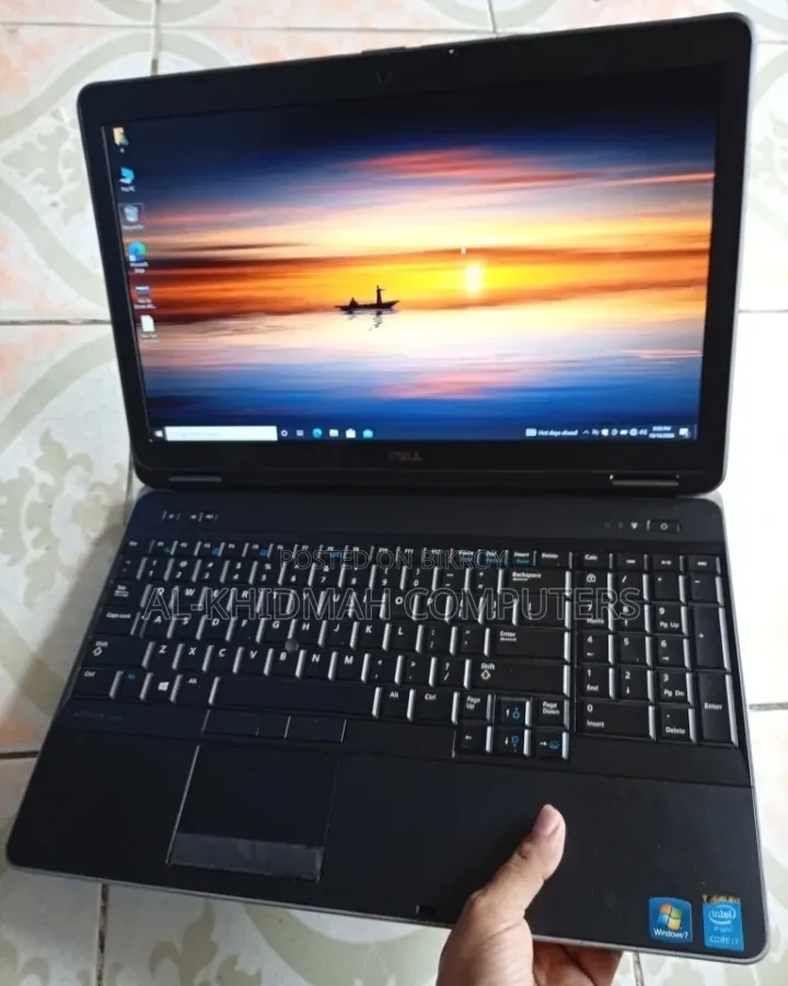 Laptop Dell 8GB Intel Core i7 SSD 128GB