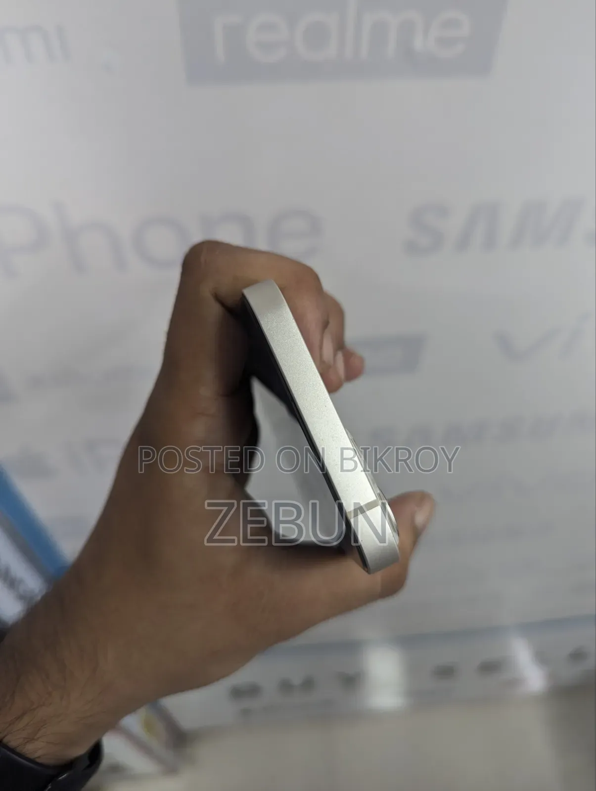 অ্যাপল আইফোন ১৩ ১২৮ জিবি সাদা