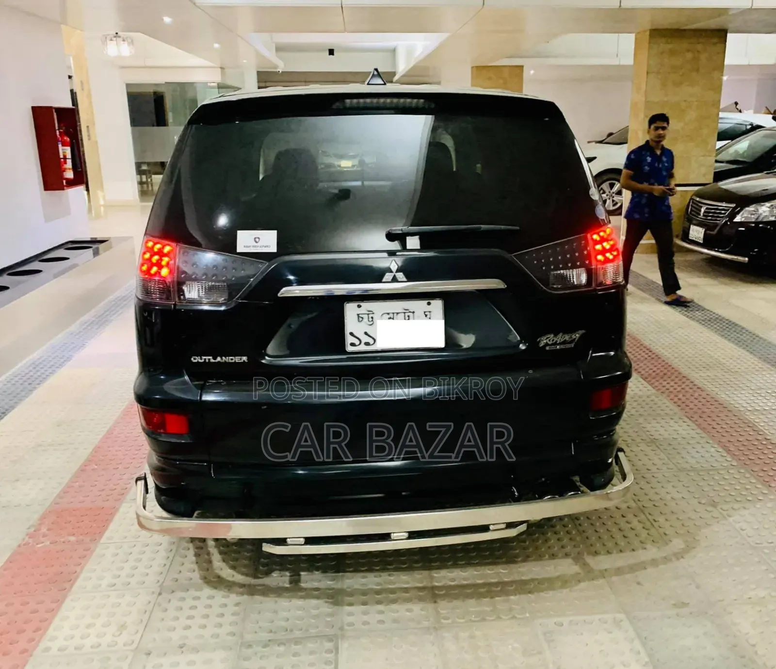 মিতসুবিশি আউটল্যান্ডার এক্সএলএস ২০১১ কালো