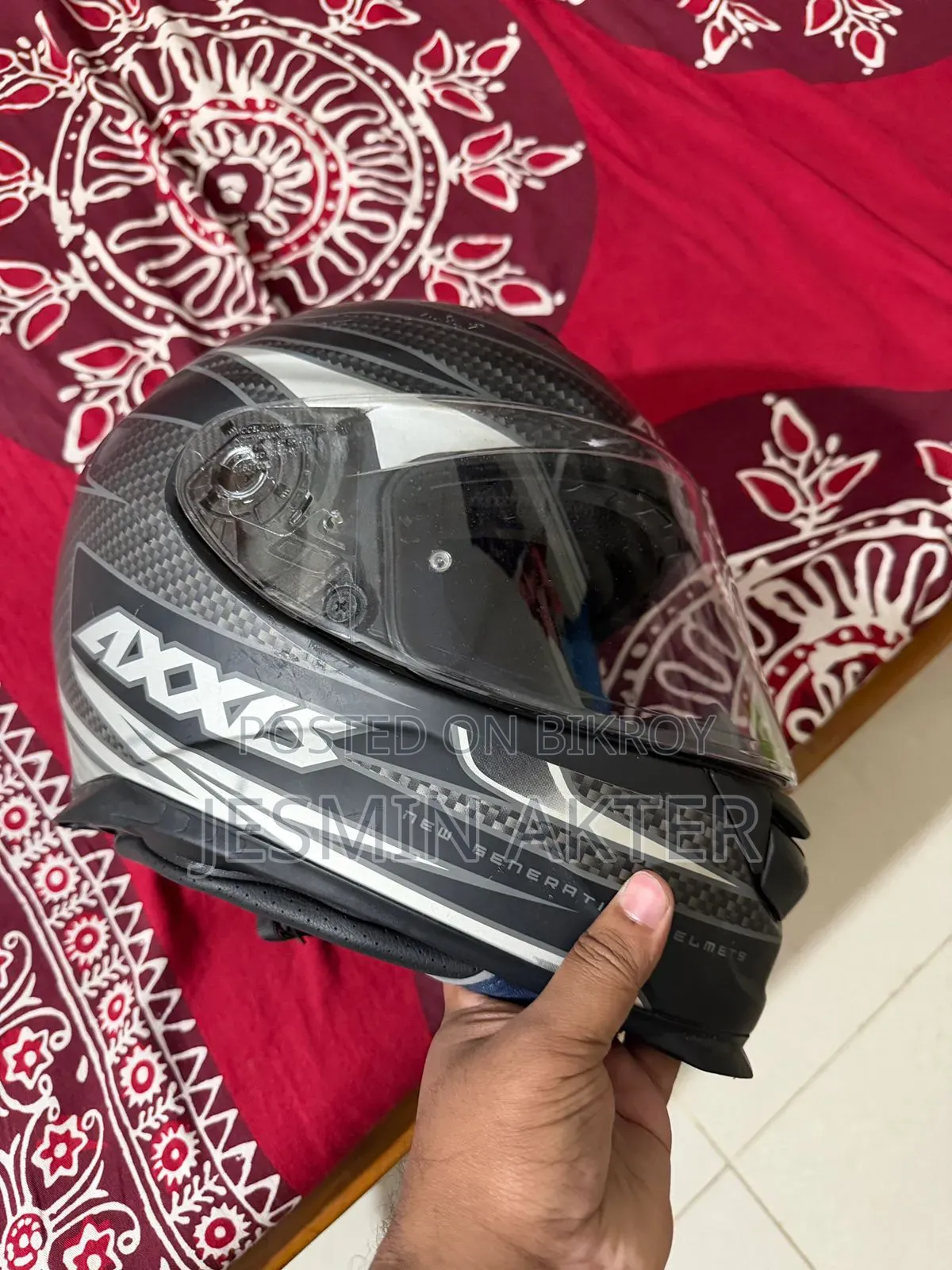 অ্যাক্সিস হেলমেট