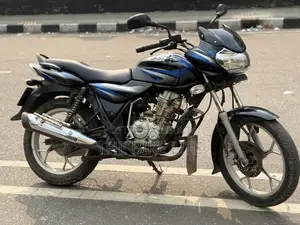 বাজাজ ডিসকভার ১২৫ ২০১৮ নীল