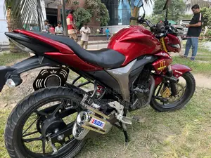 সুজুকি জিক্সার ২০২২ রেড
