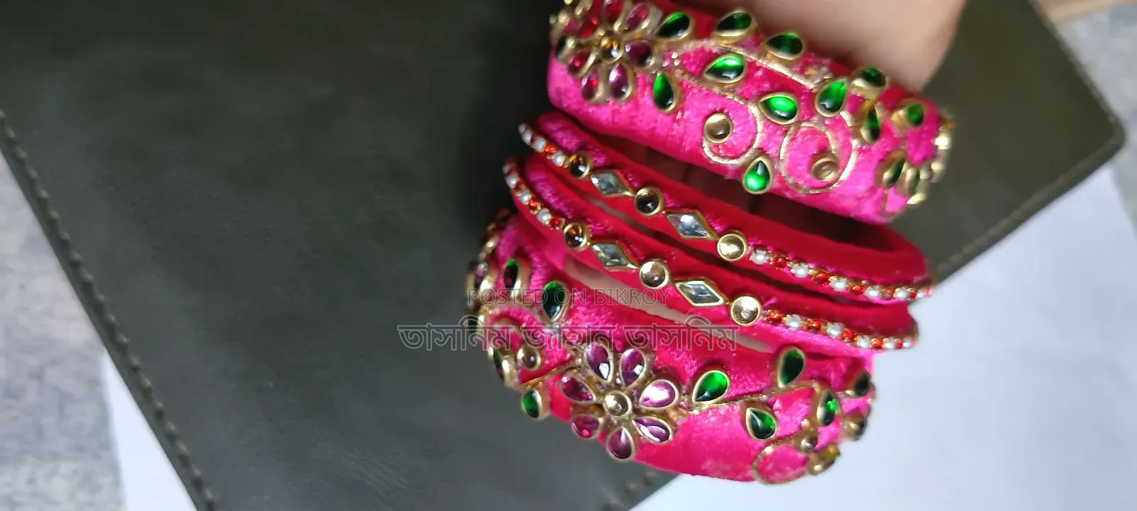 নিজ হাতে তৈরি সুন্দর চুড়ি