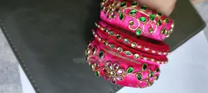 নিজ হাতে তৈরি সুন্দর চুড়ি