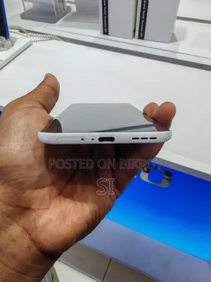 টেকনো পোভা স্লিম ফাইভ জি ২৫৬ জিবি সাদা