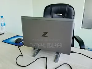 Laptop HP ZBook Firefly 14 G7 8GB Intel Core i5 SSD 512GB