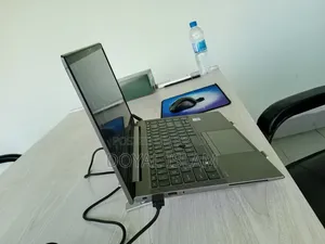 Laptop HP ZBook Firefly 14 G7 8GB Intel Core i5 SSD 512GB