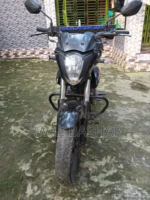 সুজুকি জিক্সার ২০১৭ কালো