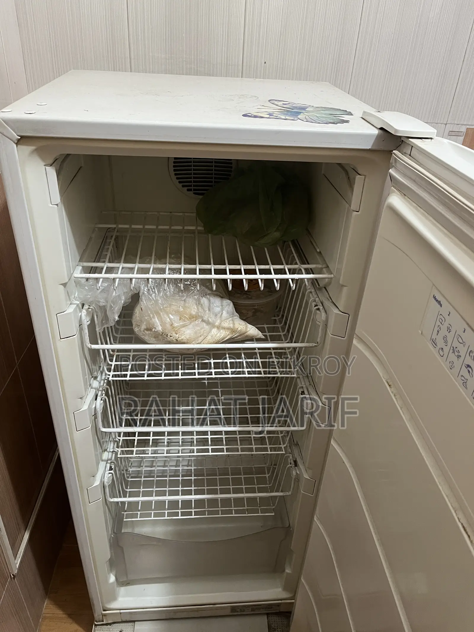 Deep Fridge, Vertical