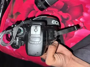 Canon 650D With 75mm*300mm Zoom Lens