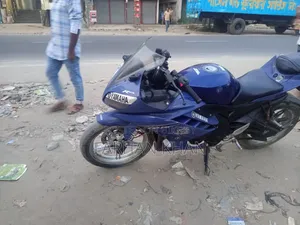 ইয়ামাহা আর১ ২০১৮ নীল
