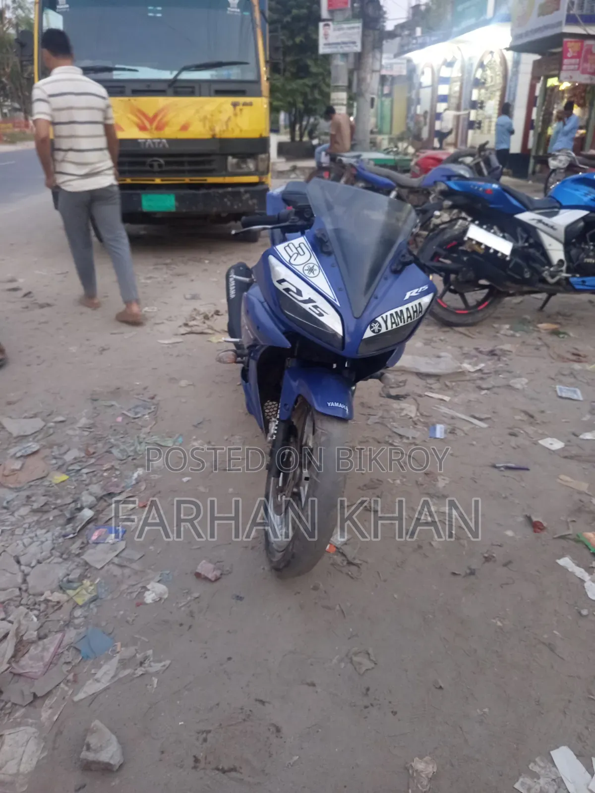 ইয়ামাহা আর১ ২০১৮ নীল