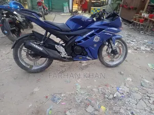 ইয়ামাহা আর১ ২০১৮ নীল