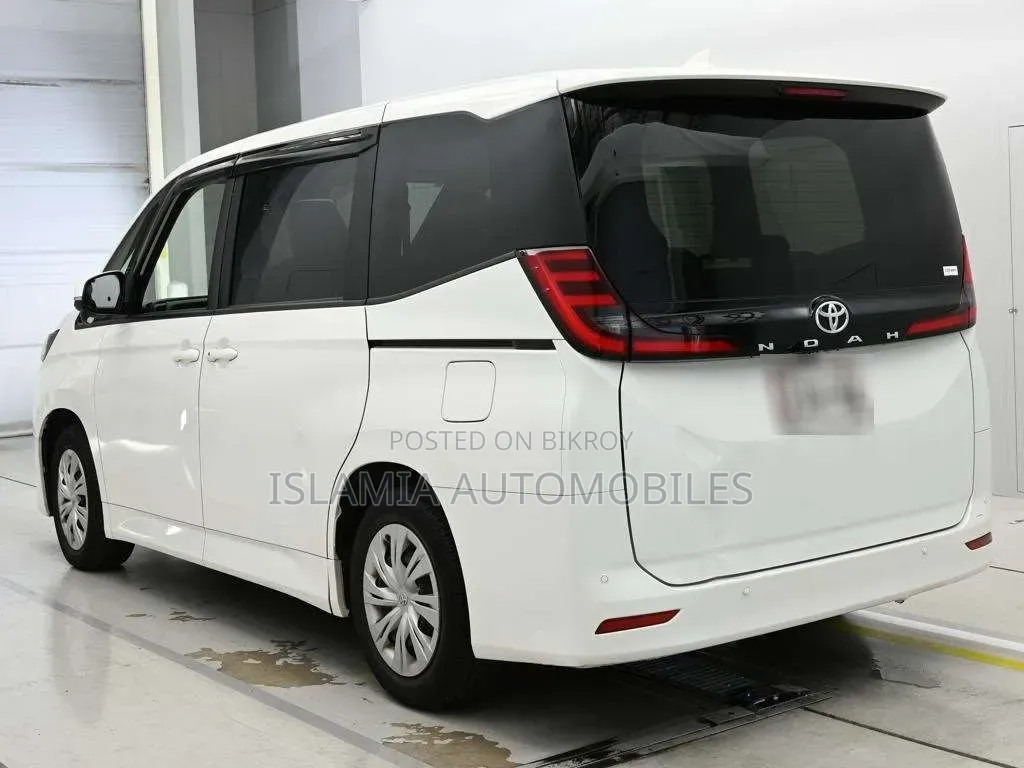 Toyota Noah 2022 Pearl
