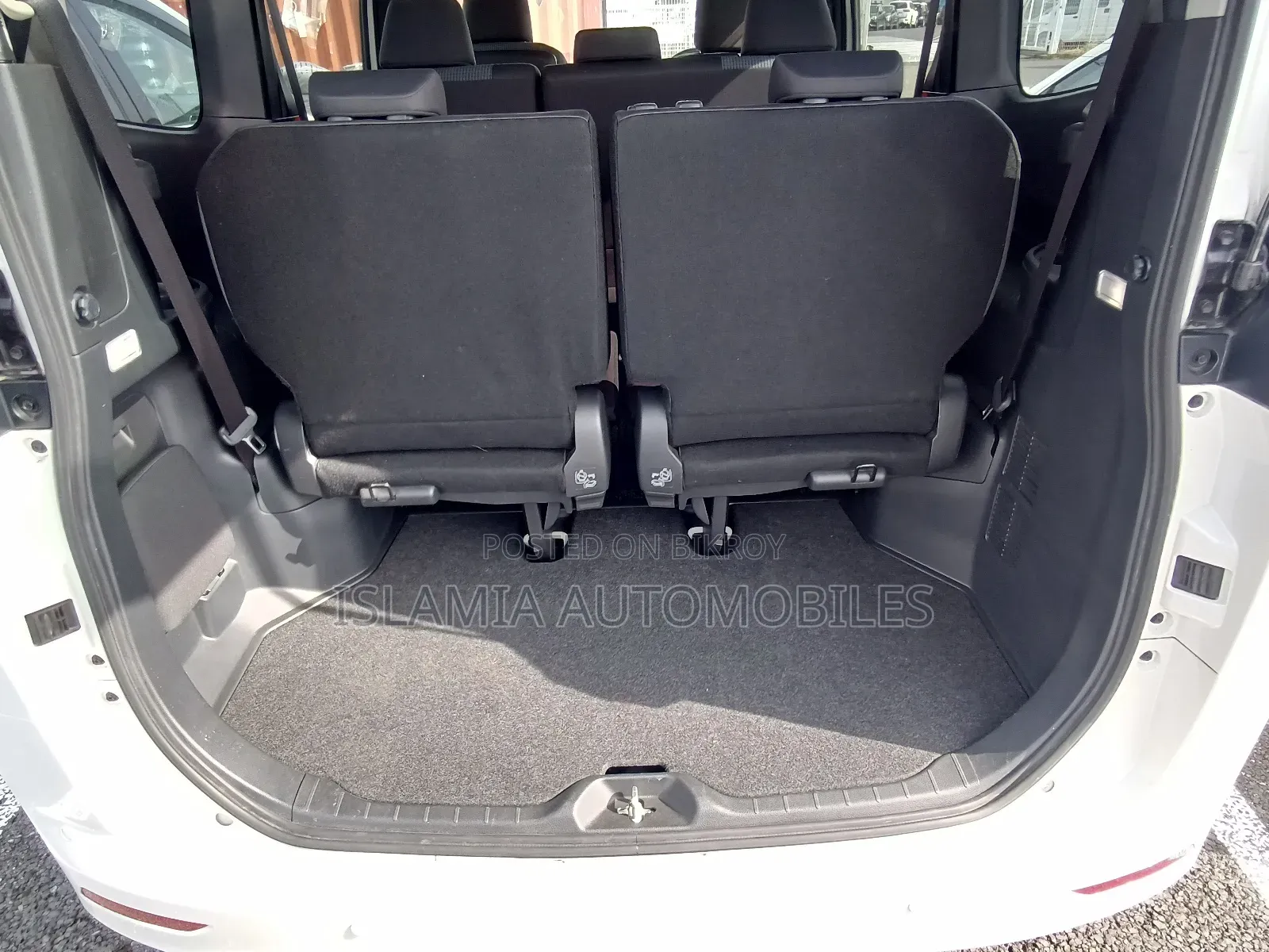 Toyota Noah 2022 Pearl