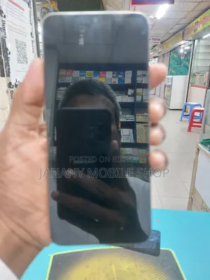 রিয়েলমি ভি৩০ ১২৮ জিবি সিলভার