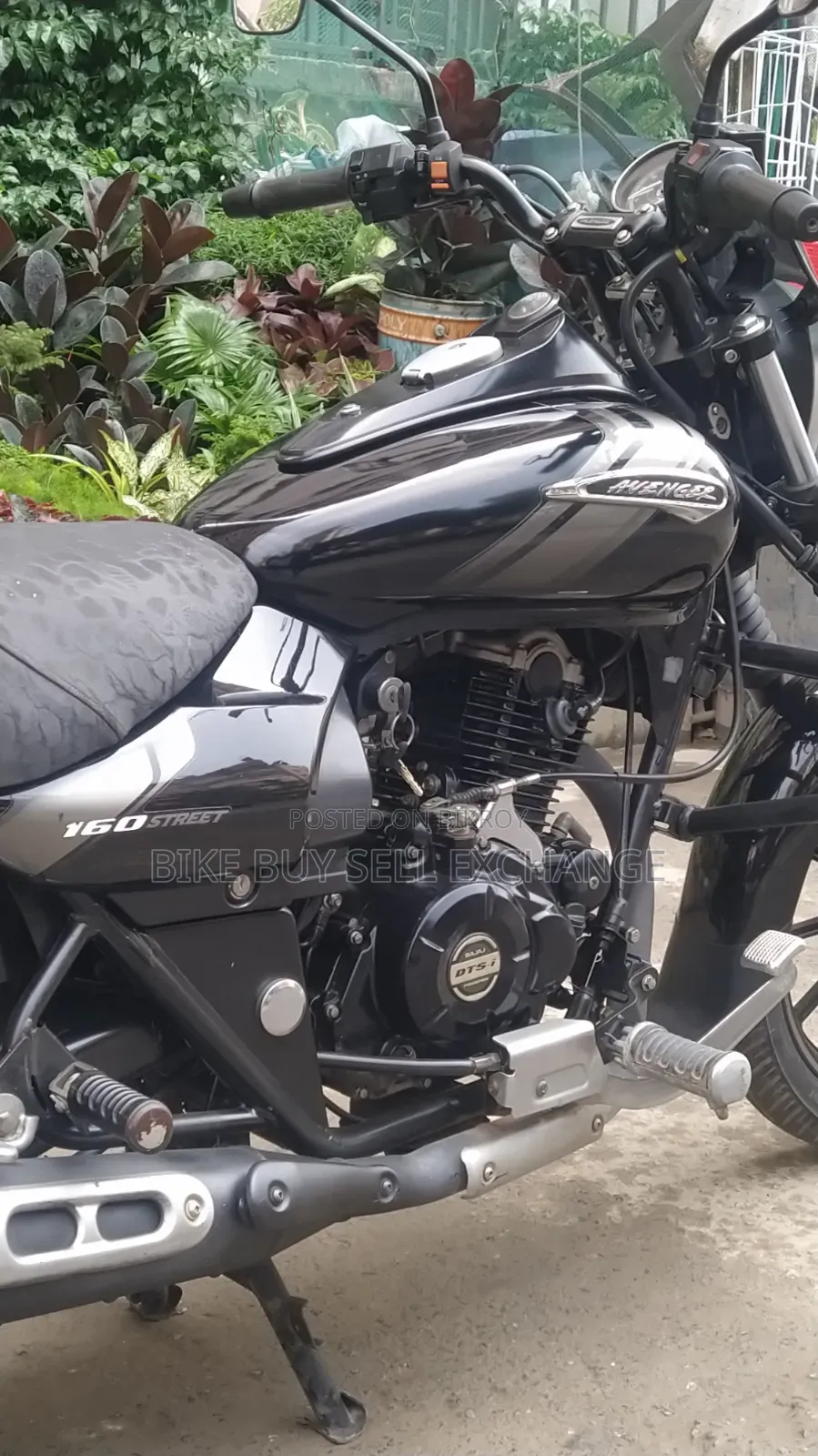 বাজাজ এভেঞ্জার ১৬০ স্ট্রিট ২০২২ কালো