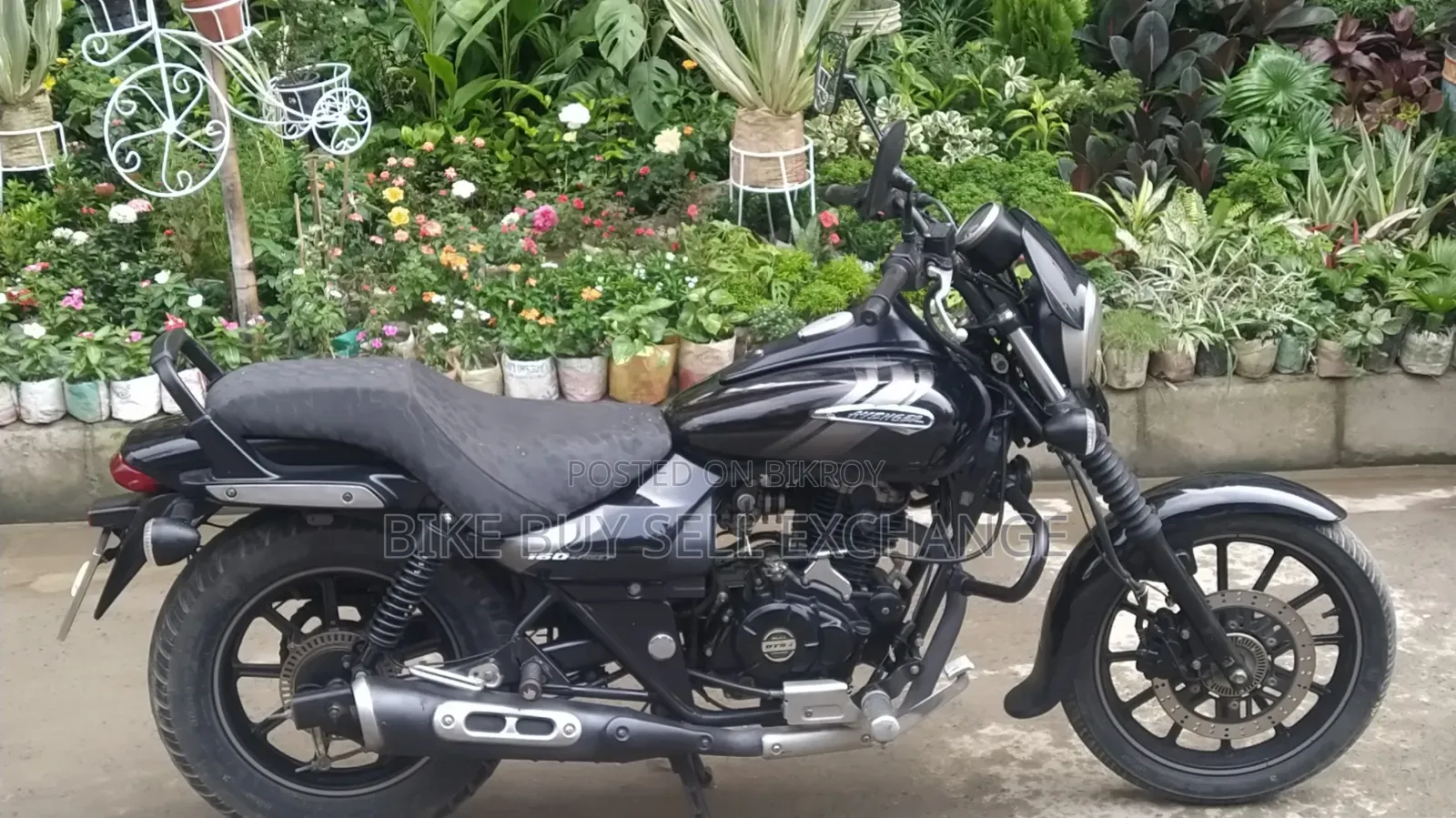 বাজাজ এভেঞ্জার ১৬০ স্ট্রিট ২০২২ কালো