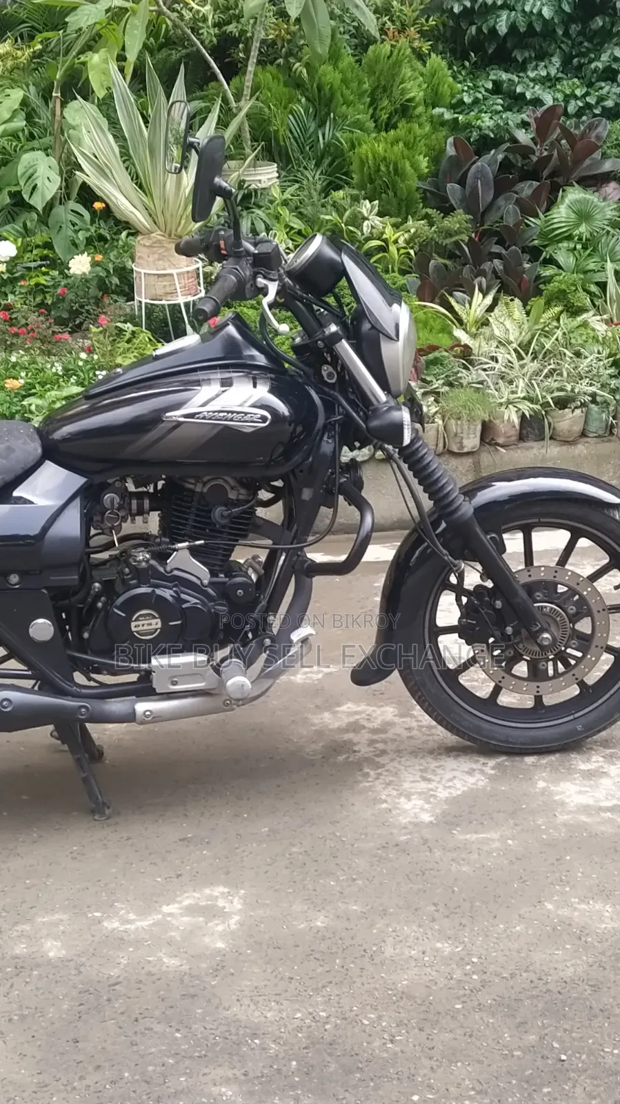 বাজাজ এভেঞ্জার ১৬০ স্ট্রিট ২০২২ কালো