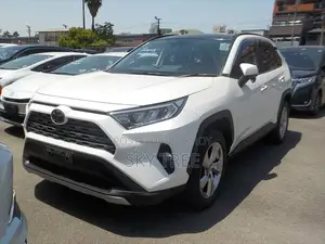 Toyota RAV4 2021 Pearl