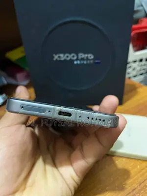 নতুন ভিভো এক্স৩০০ প্রো ২৫৬ জিবি সাদা