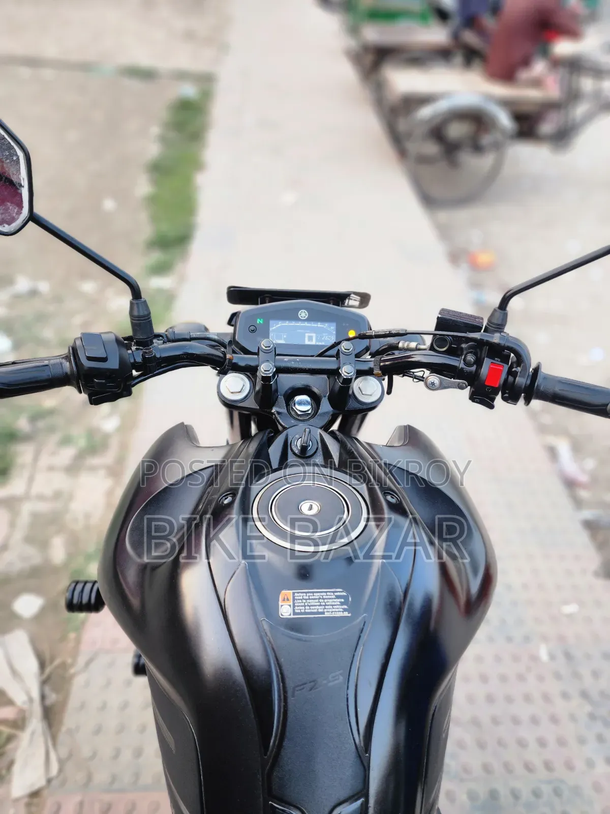 ইয়ামাহা এফজেডএস ভি৩ ২০২২ কালো