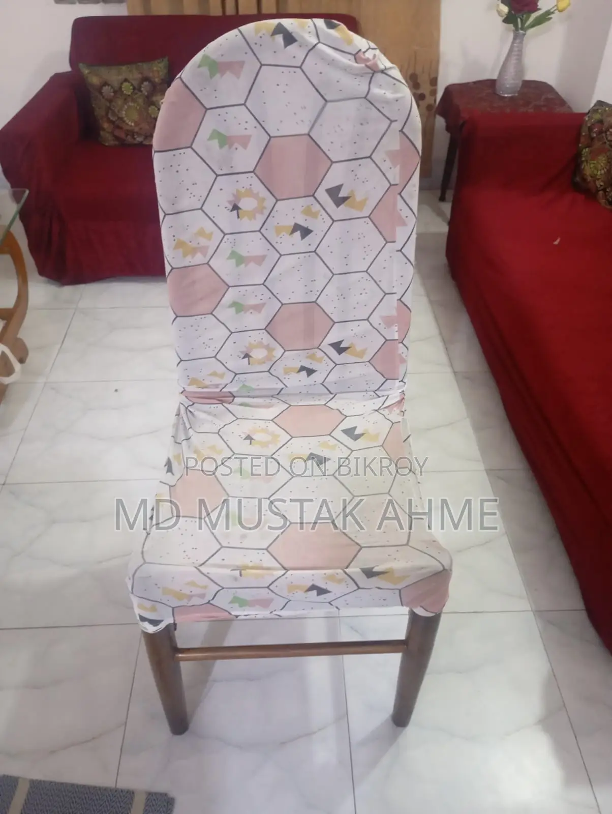 কড়ই কাঠের ৪টি চেয়ার ও ১টি টেবিল বিক্রি হবে