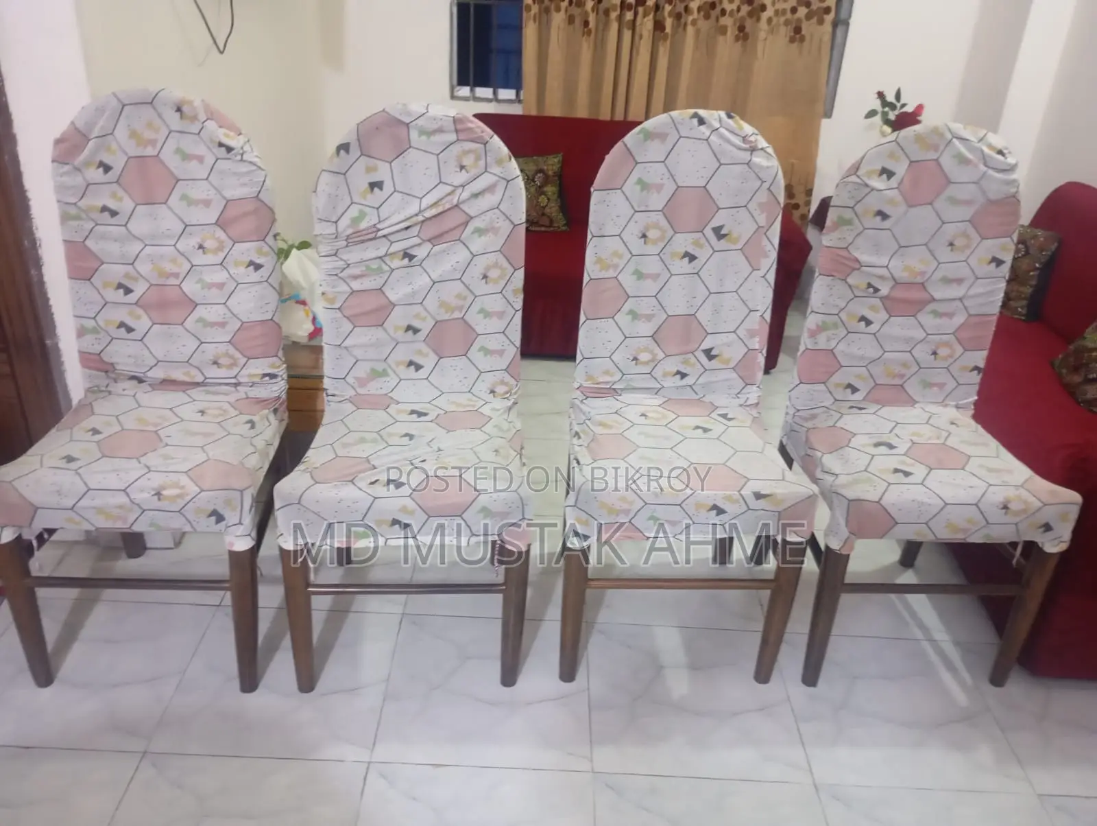 কড়ই কাঠের ৪টি চেয়ার ও ১টি টেবিল বিক্রি হবে