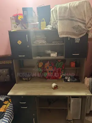 পড়ার টেবিল (দাম আলোচনা সাপেক্ষে)