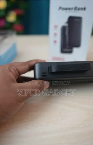 ২০,০০০ এমএএইচ পাওয়ার ব্যাংক — দীর্ঘস্থায়ী পাওয়ার!
