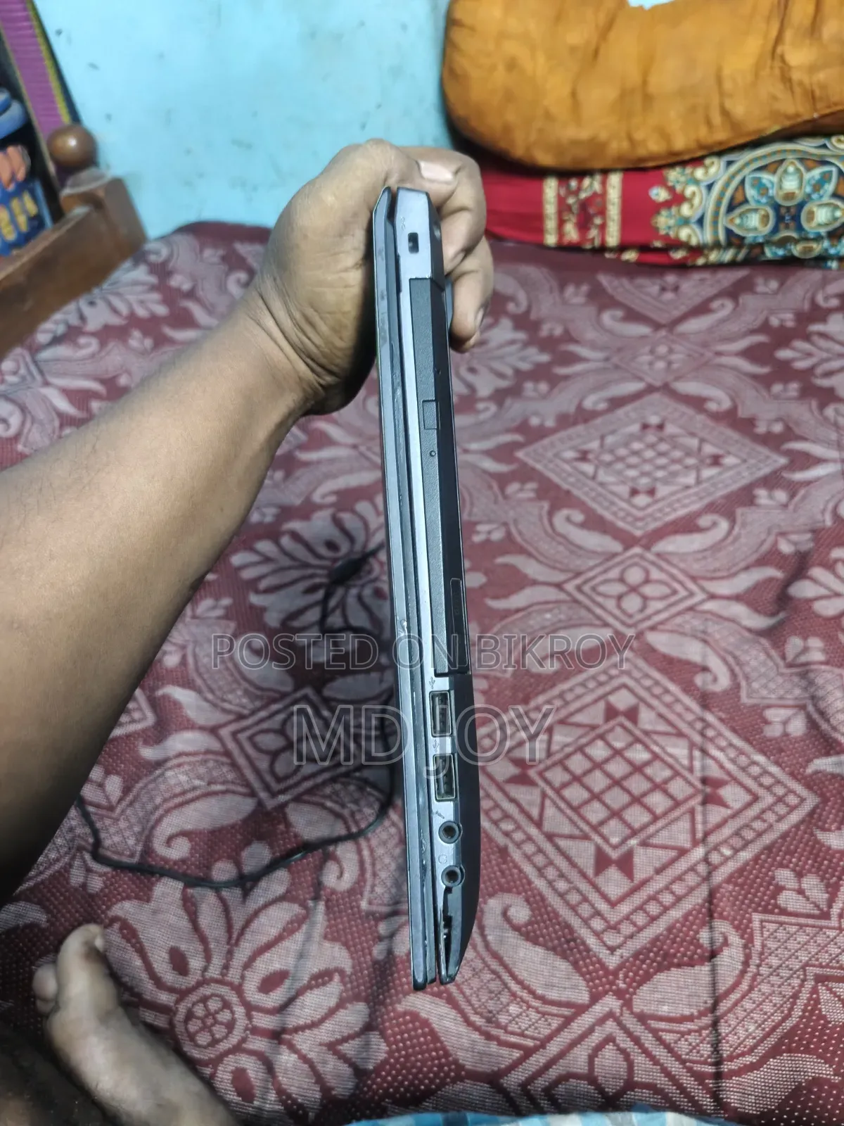 Laptop 4GB Intel Core i3 HDD+SSD 750GB