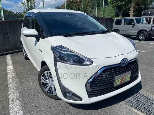 Toyota Sienta 2021 Pearl