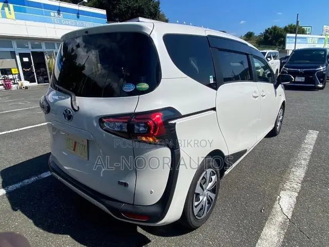 Toyota Sienta 2021 Pearl