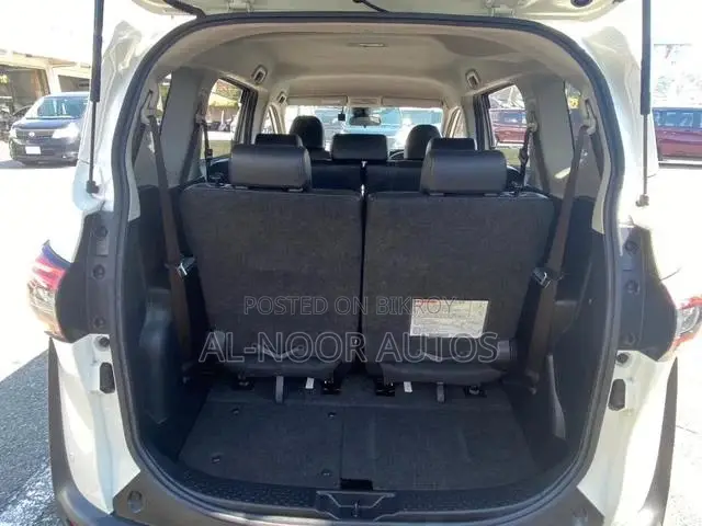 Toyota Sienta 2021 Pearl