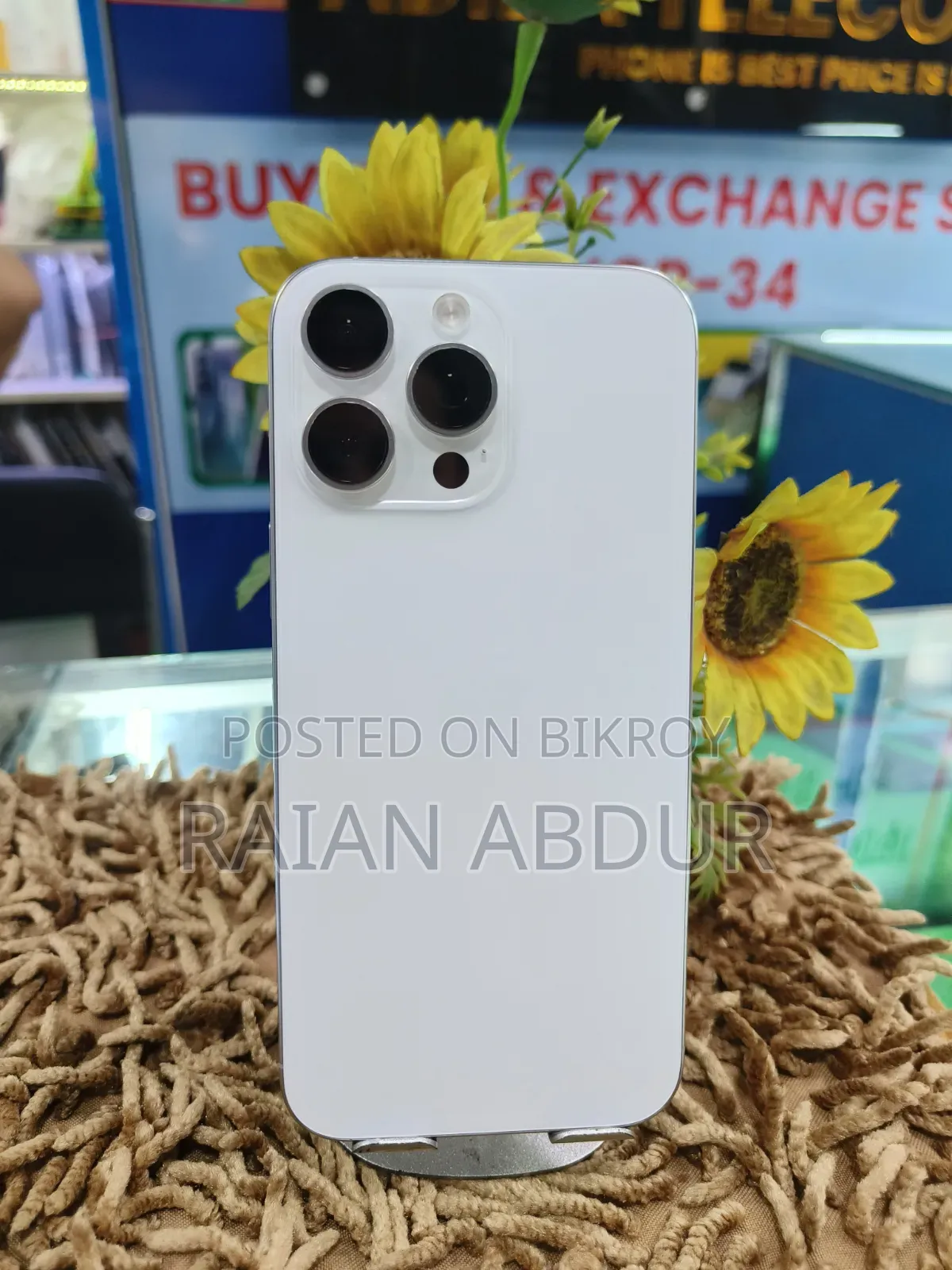 অ্যাপল আইফোন ১৬ প্রো ম্যাক্স ২৫৬ জিবি হোয়াইট