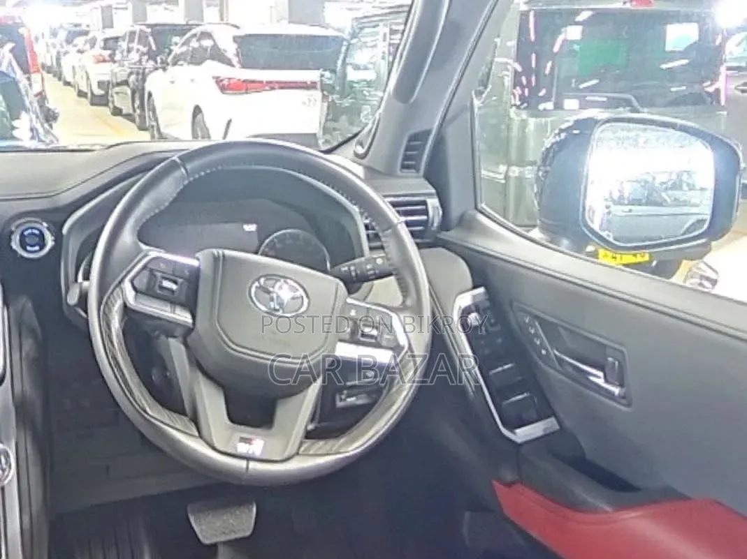 Toyota Land Cruiser LC300 2021 Black